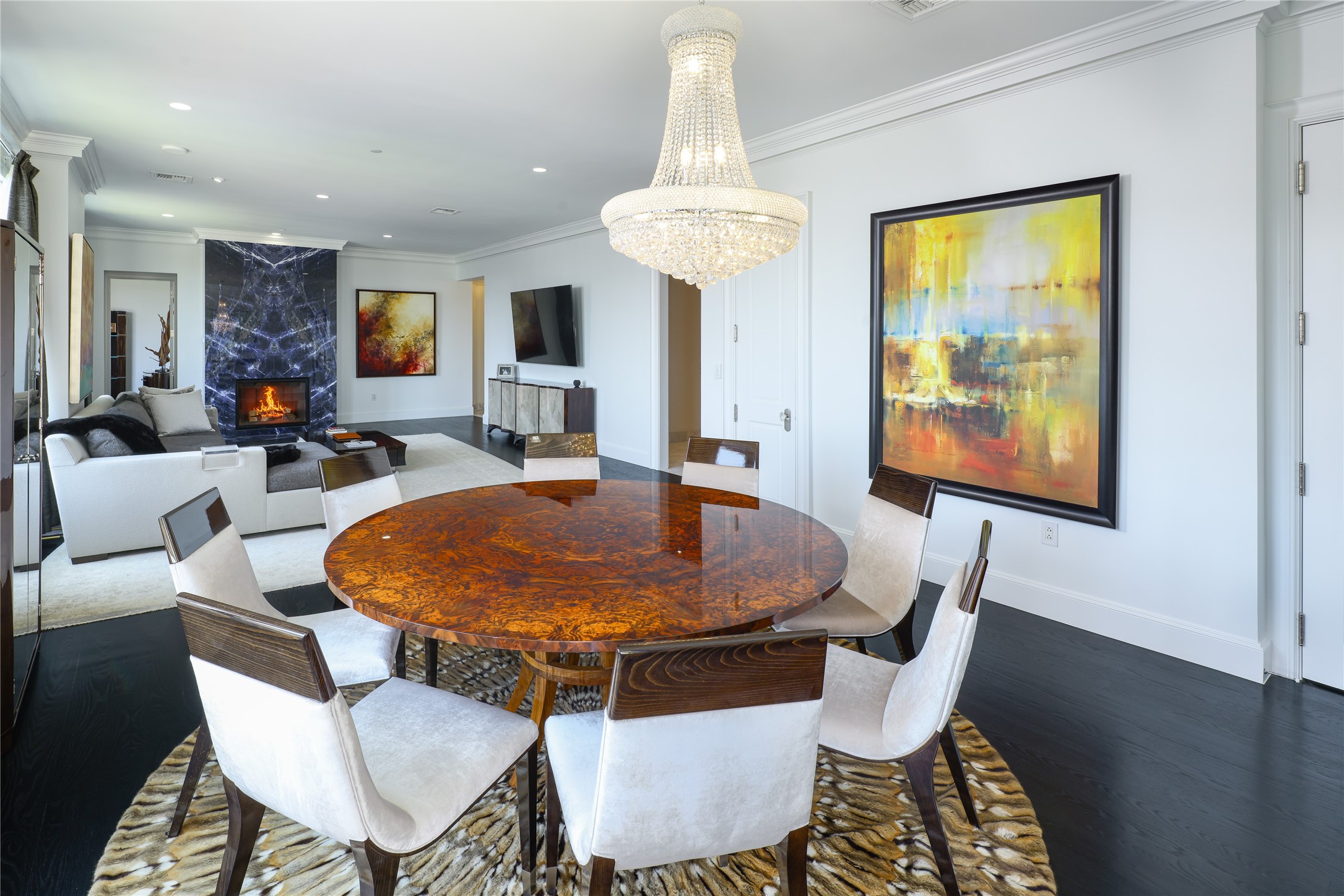 2525 N PEARL Street 1601A