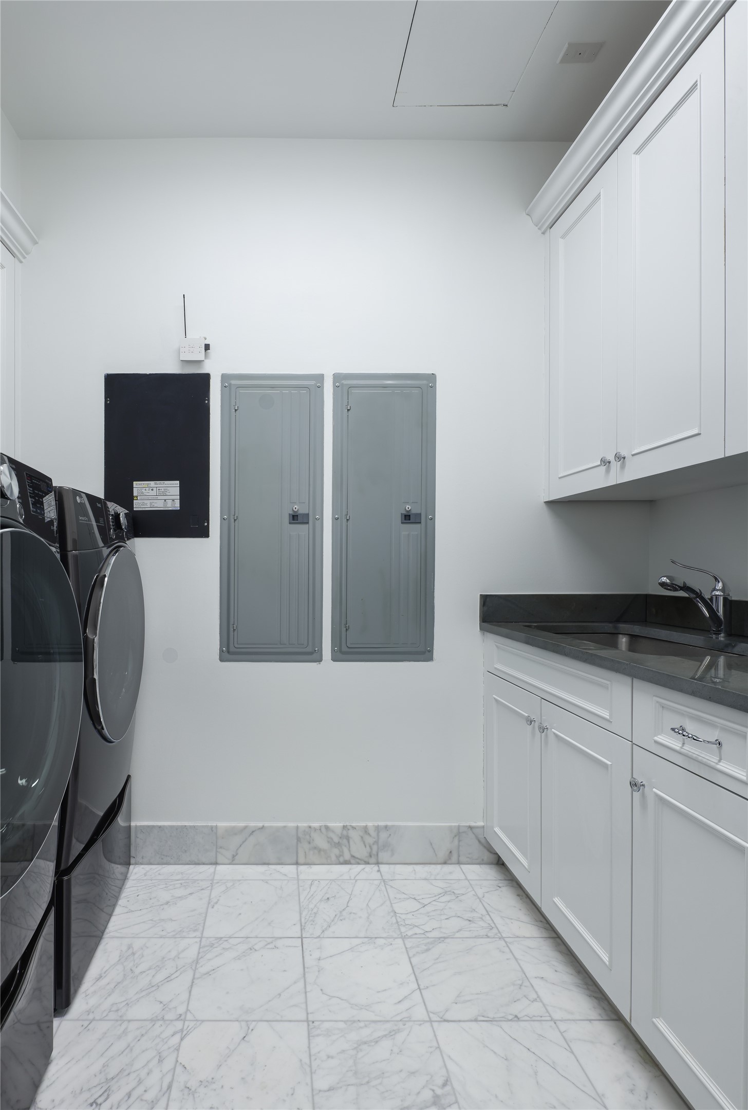 2525 N PEARL Street 1601A