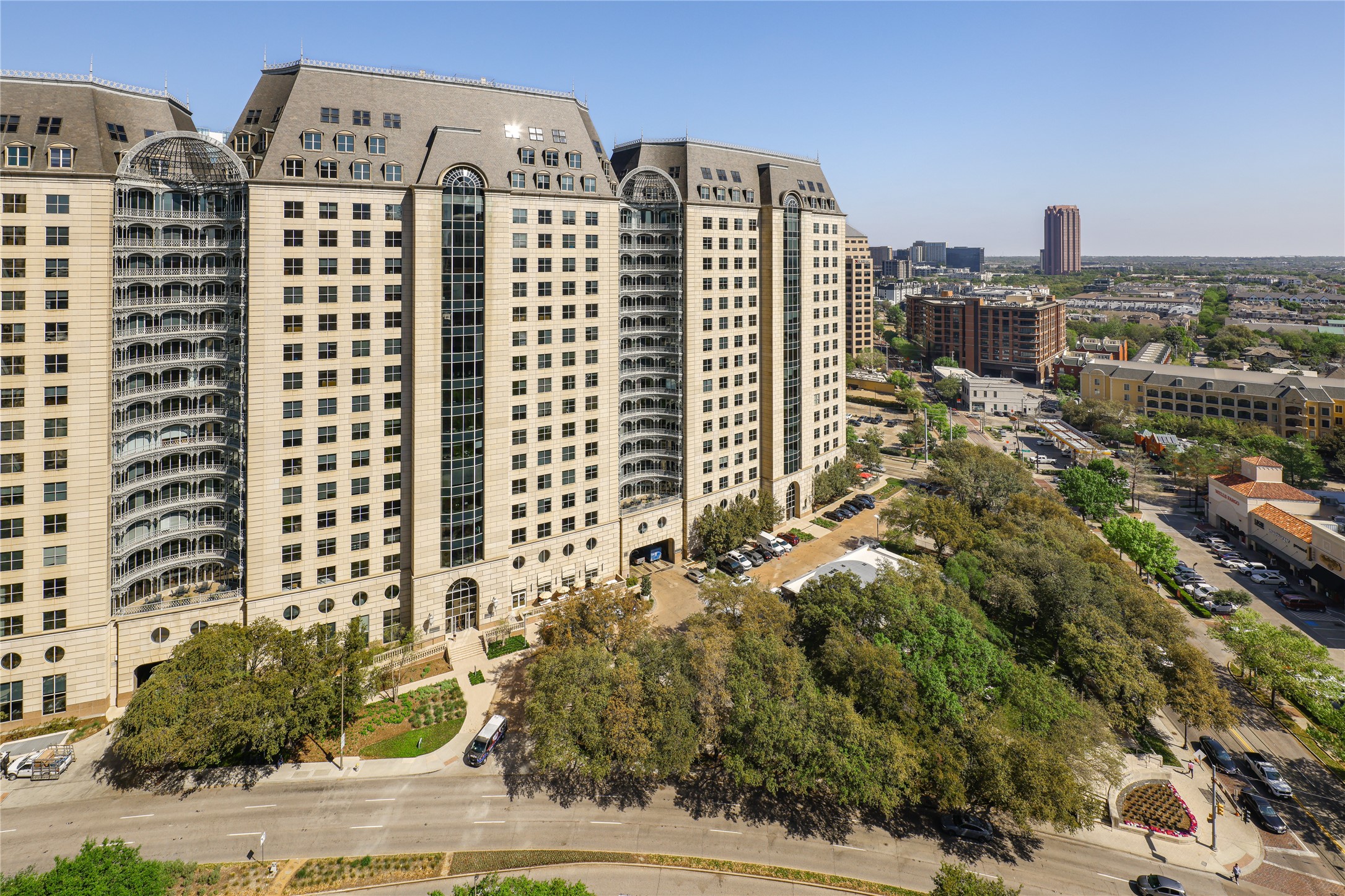 2525 N PEARL Street 1601A