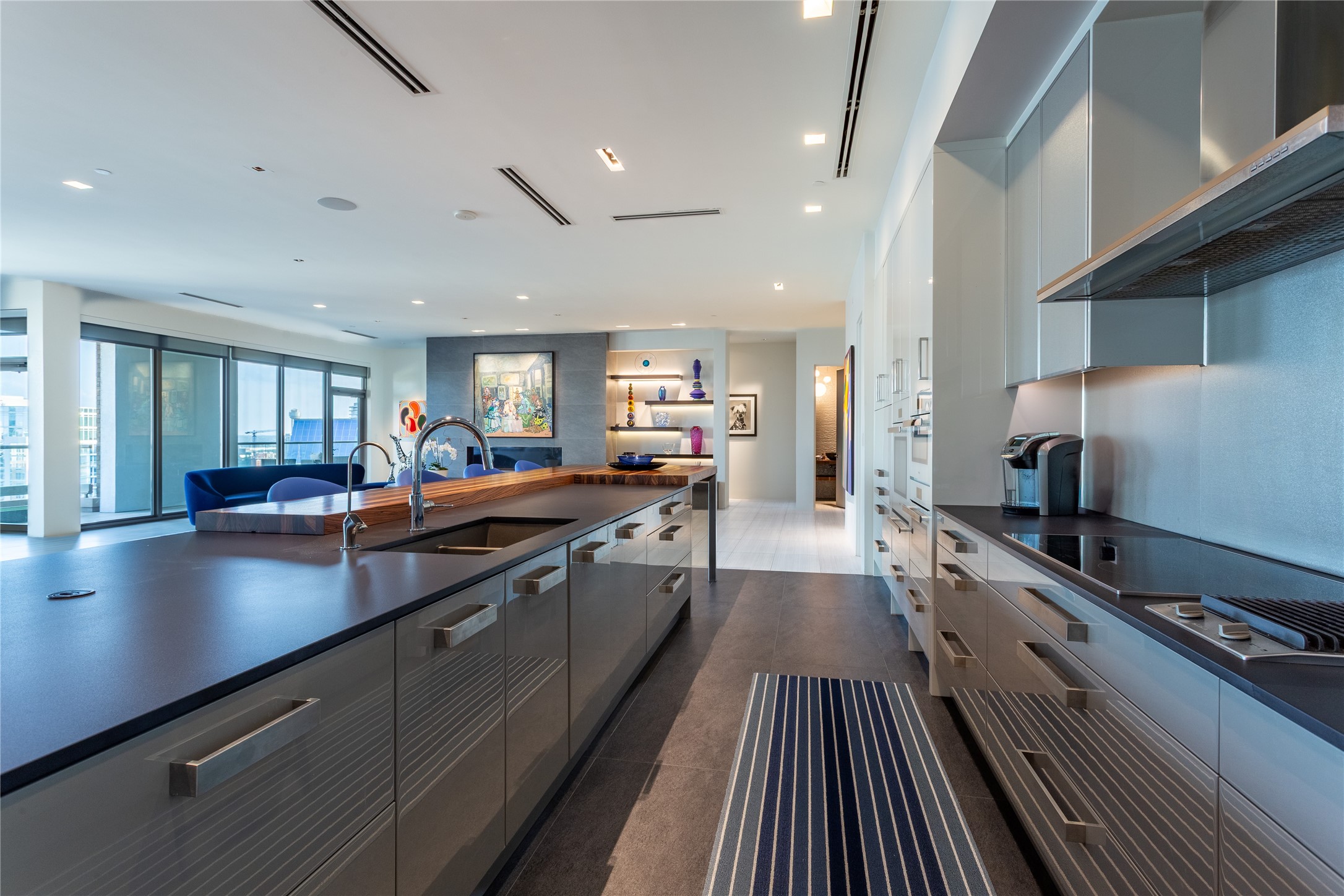 2300 WOLF Street 18A