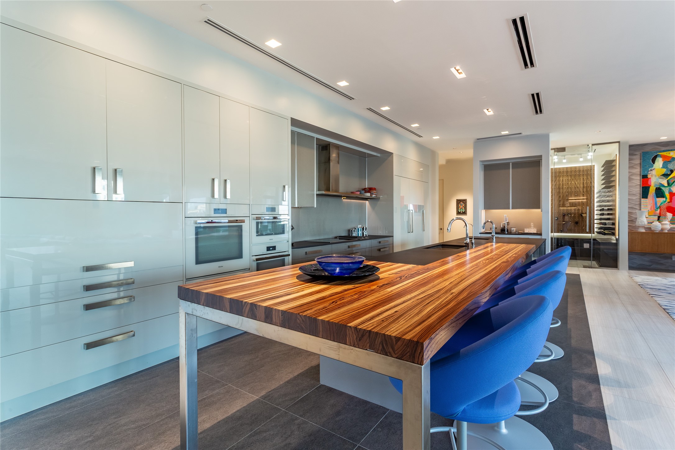 2300 WOLF Street 18A