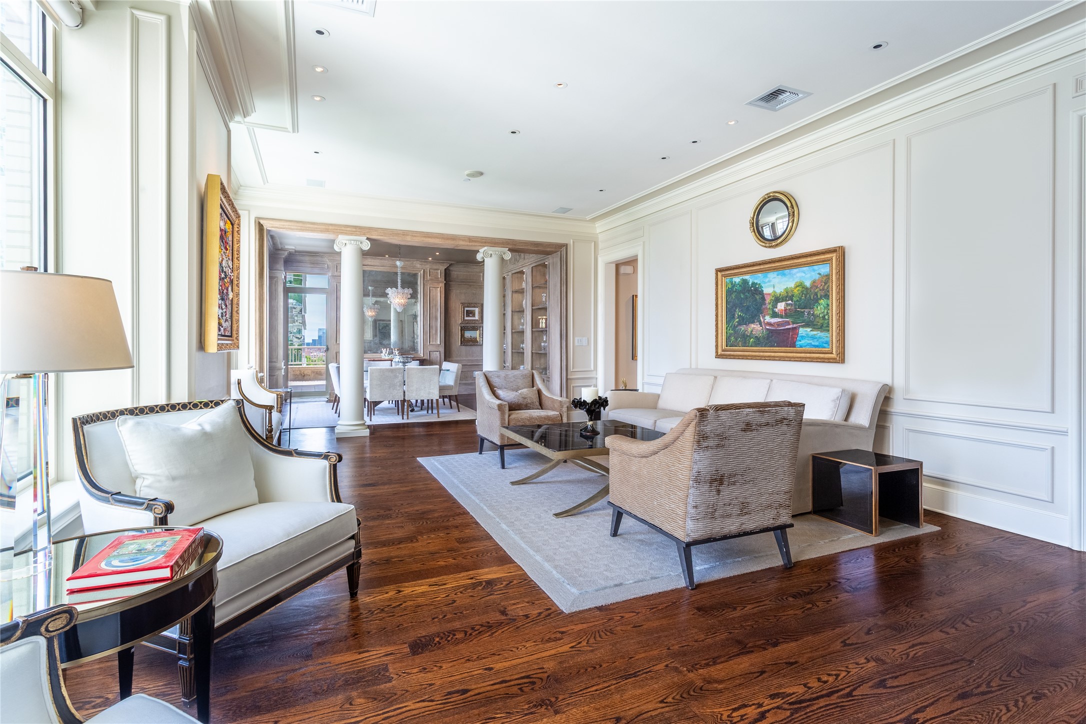 2525 N PEARL Street 903