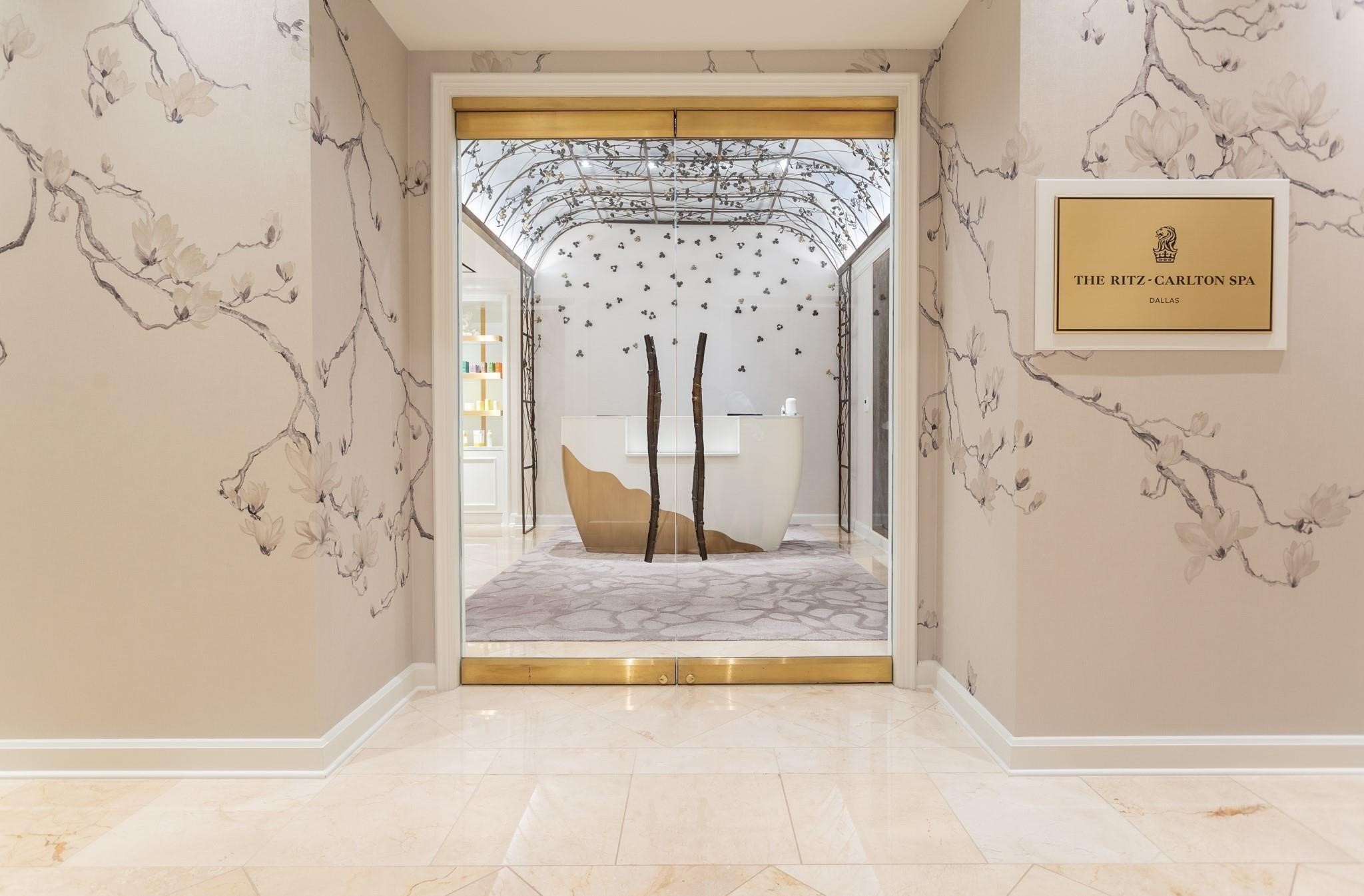 2525 N PEARL Street 903