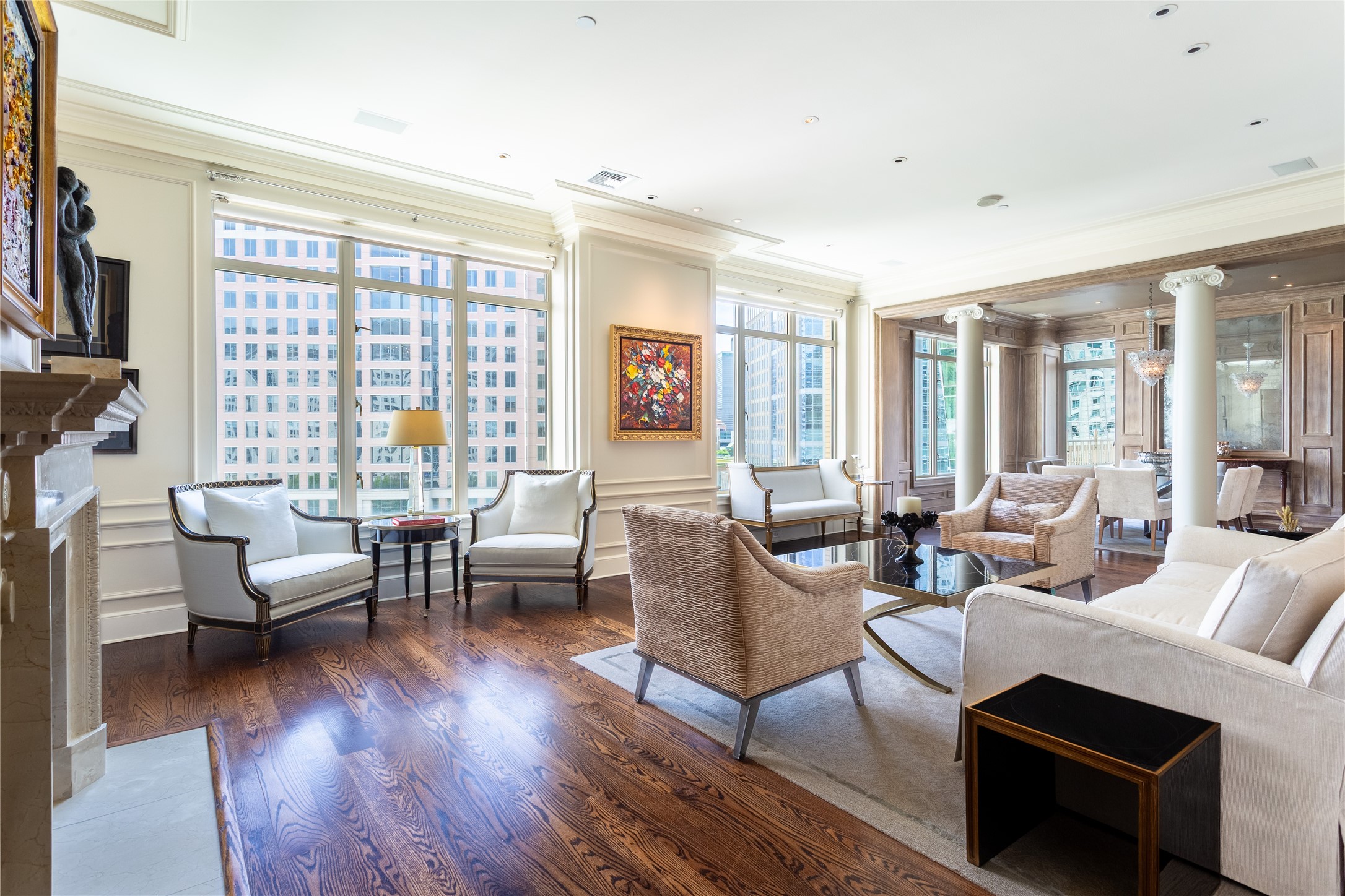 2525 N PEARL Street 903