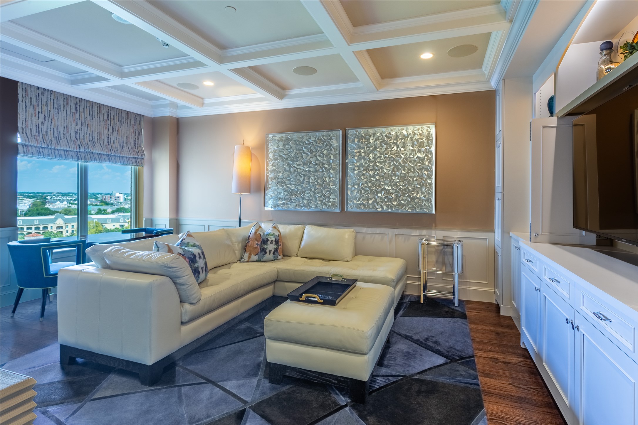 2525 N Pearl Street 1001