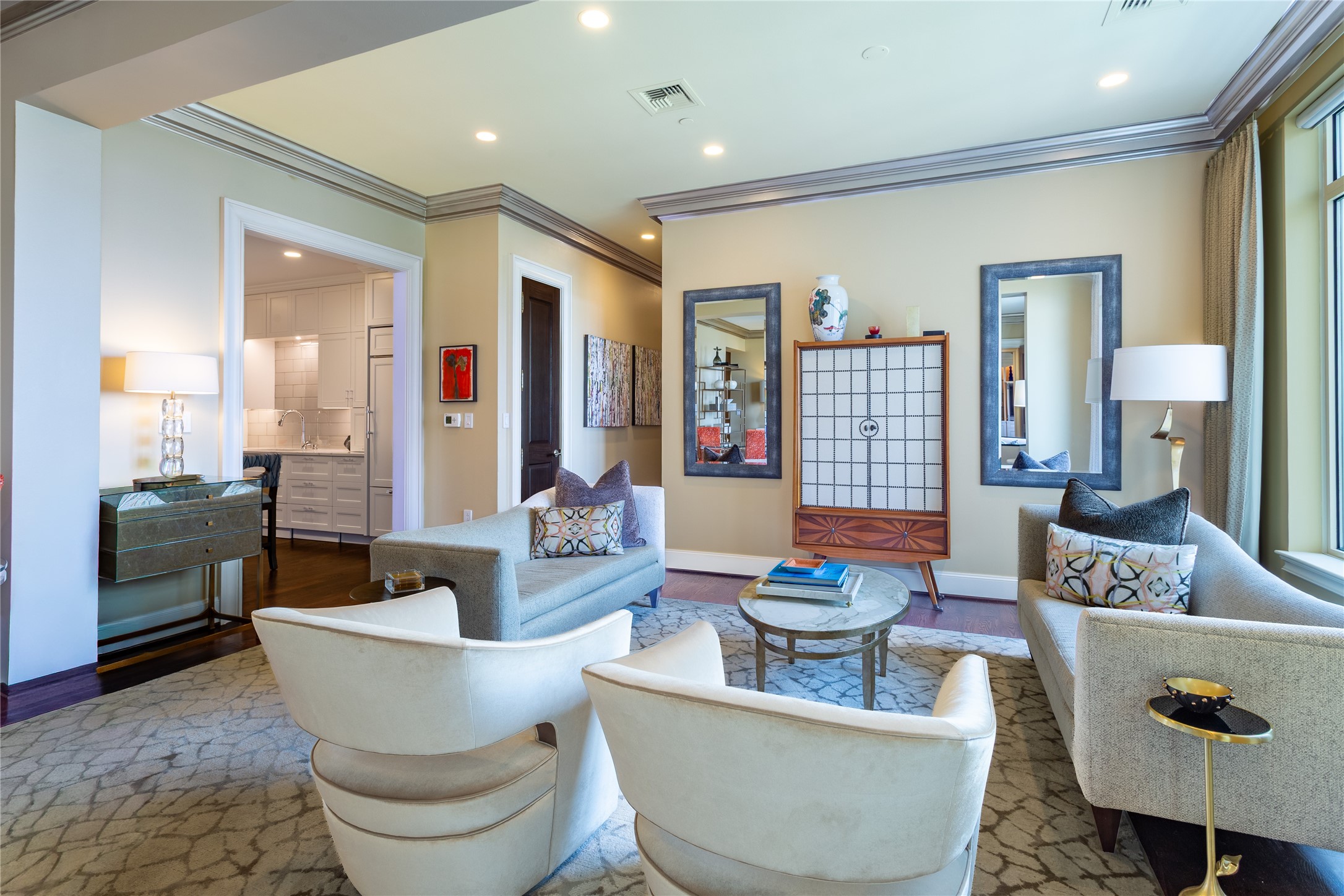 2525 N Pearl Street 1001