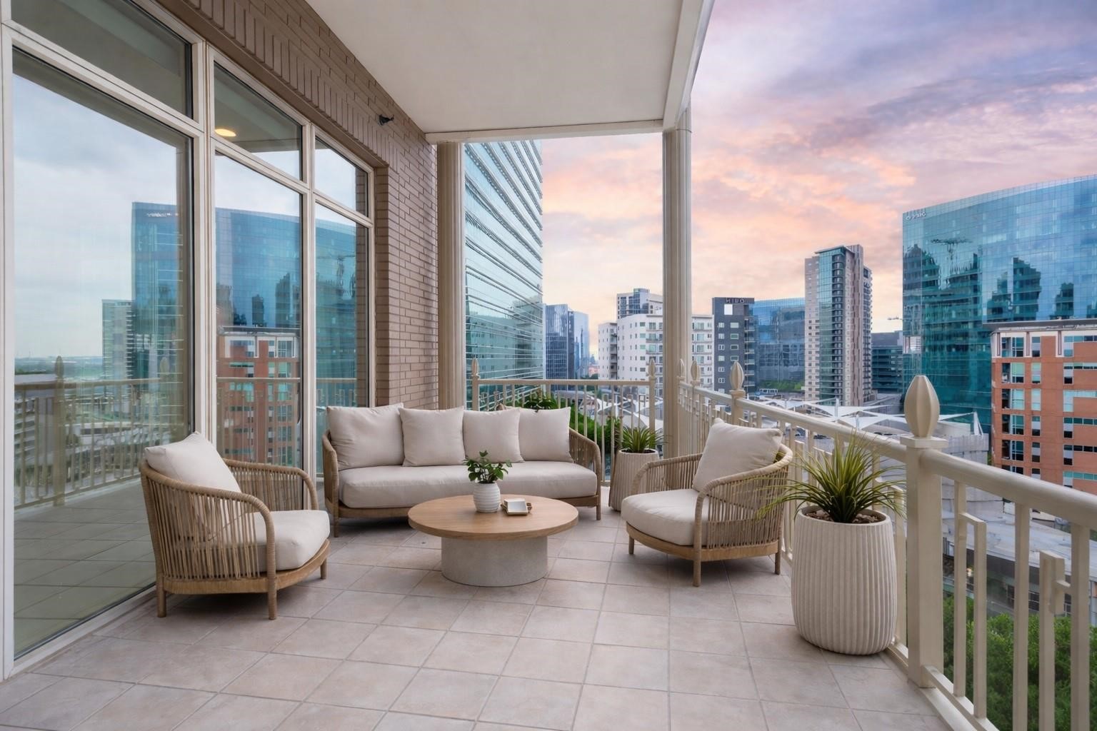 2525 N PEARL Street 1004