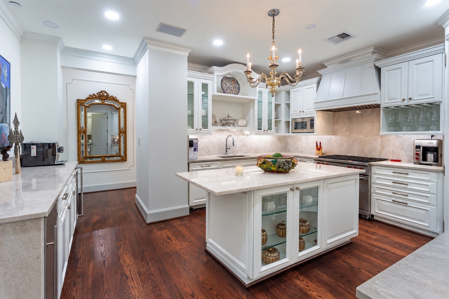 2525 N PEARL Street 1004