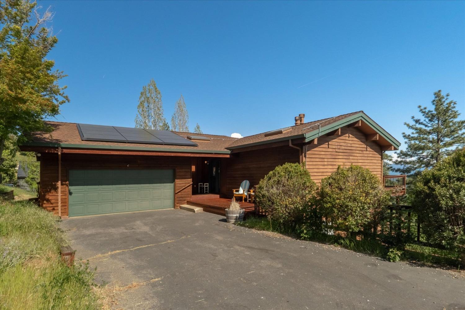 886 Laurel Lane