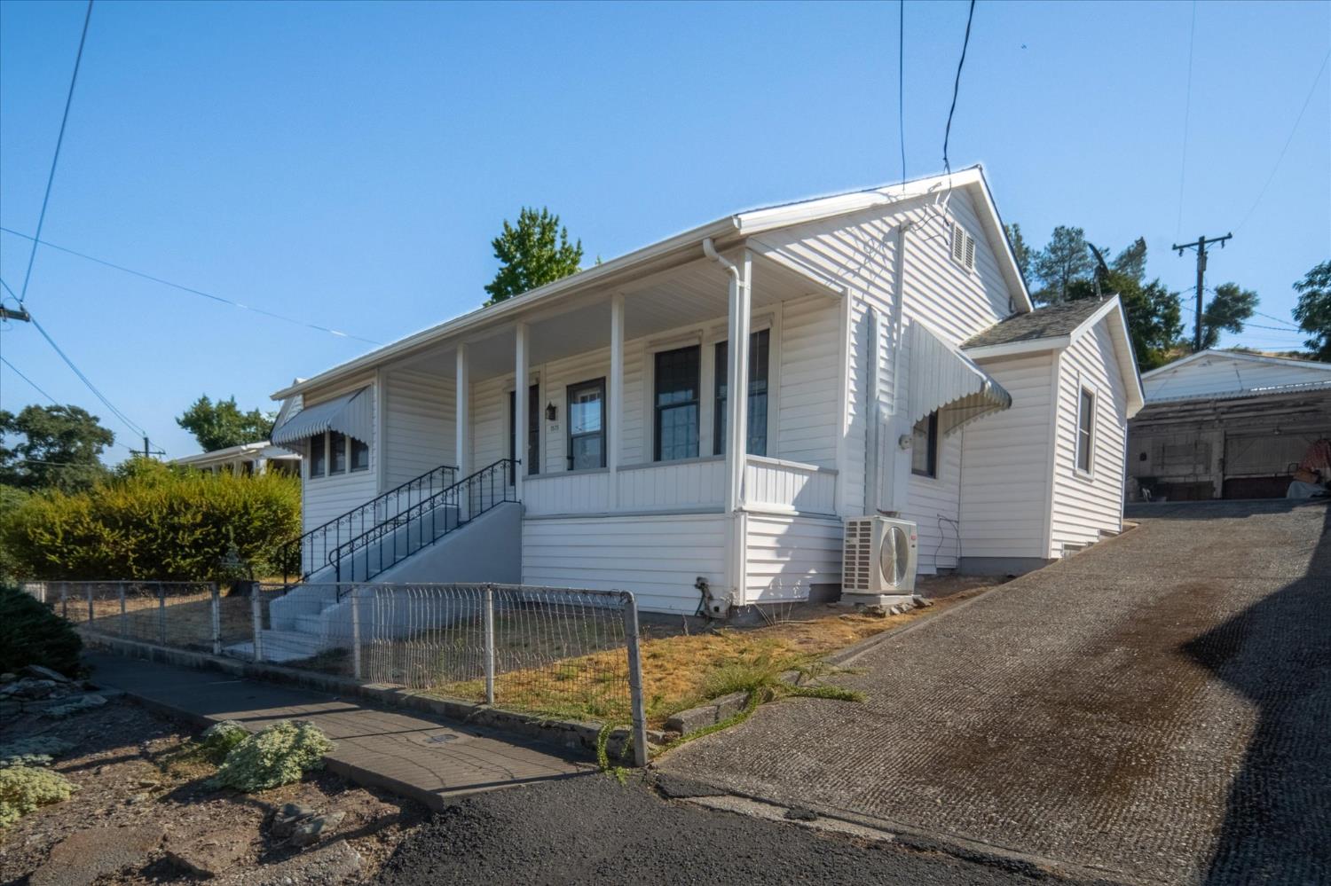 1575 South Main Street