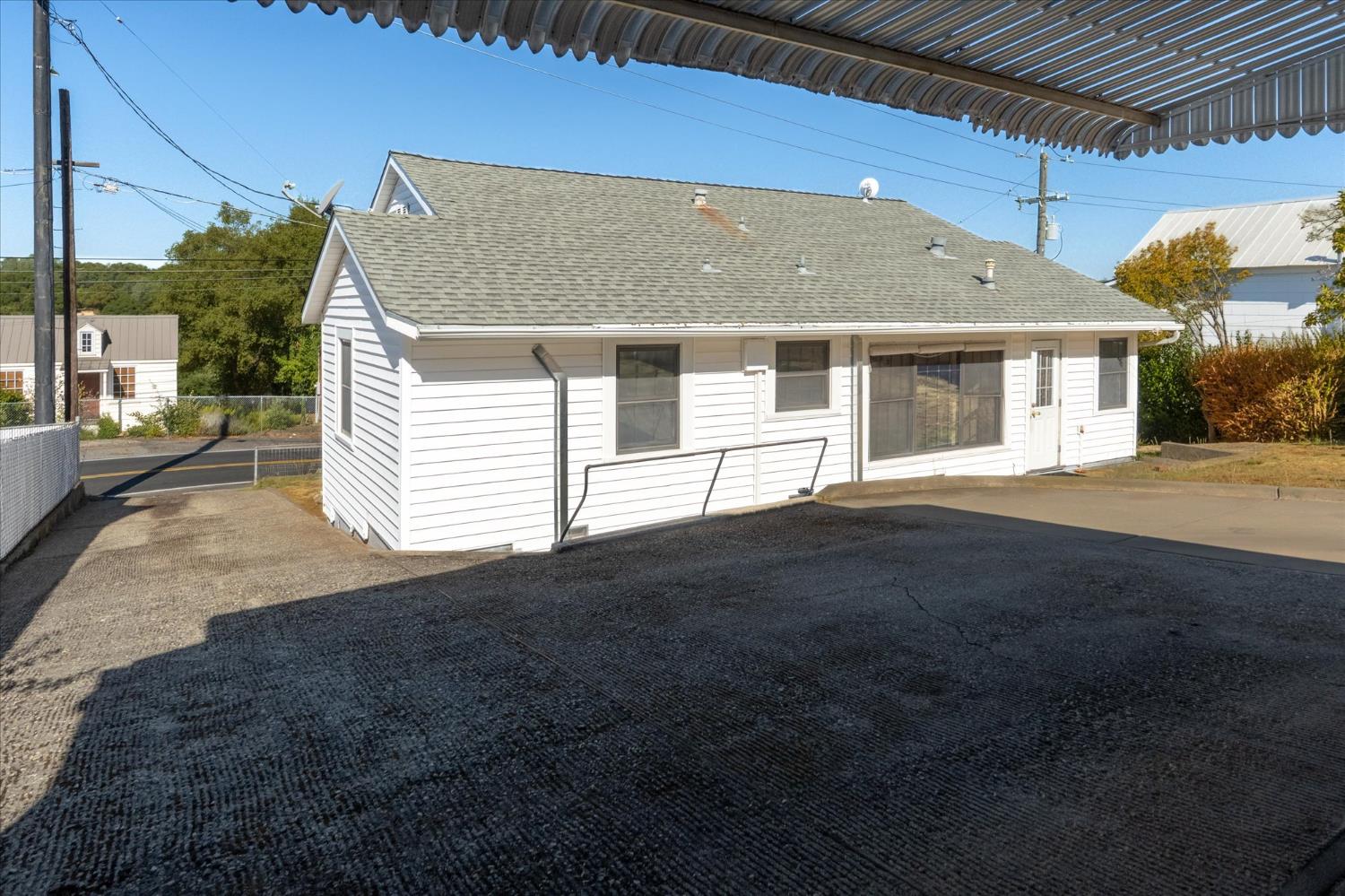 1575 South Main Street