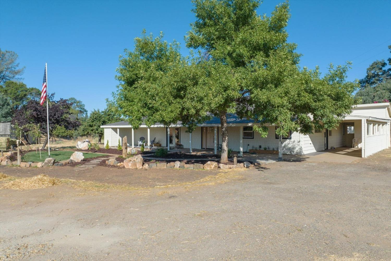 5572 Darby Lane