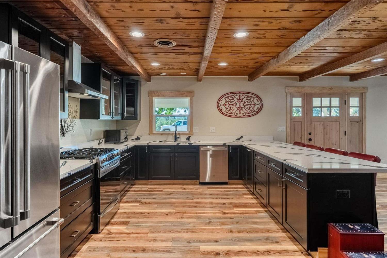 5572 Darby Lane