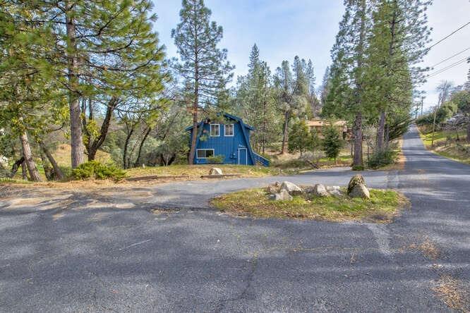 5633 Silver Saddle Drive