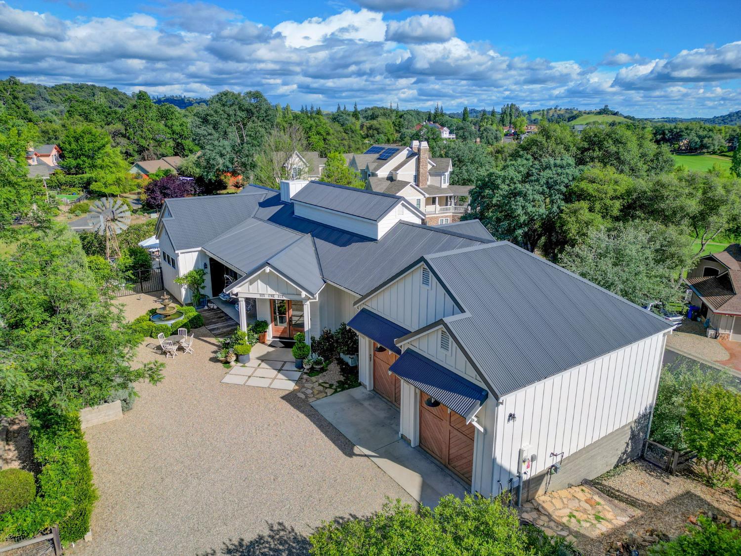 616 Selkirk Ranch
