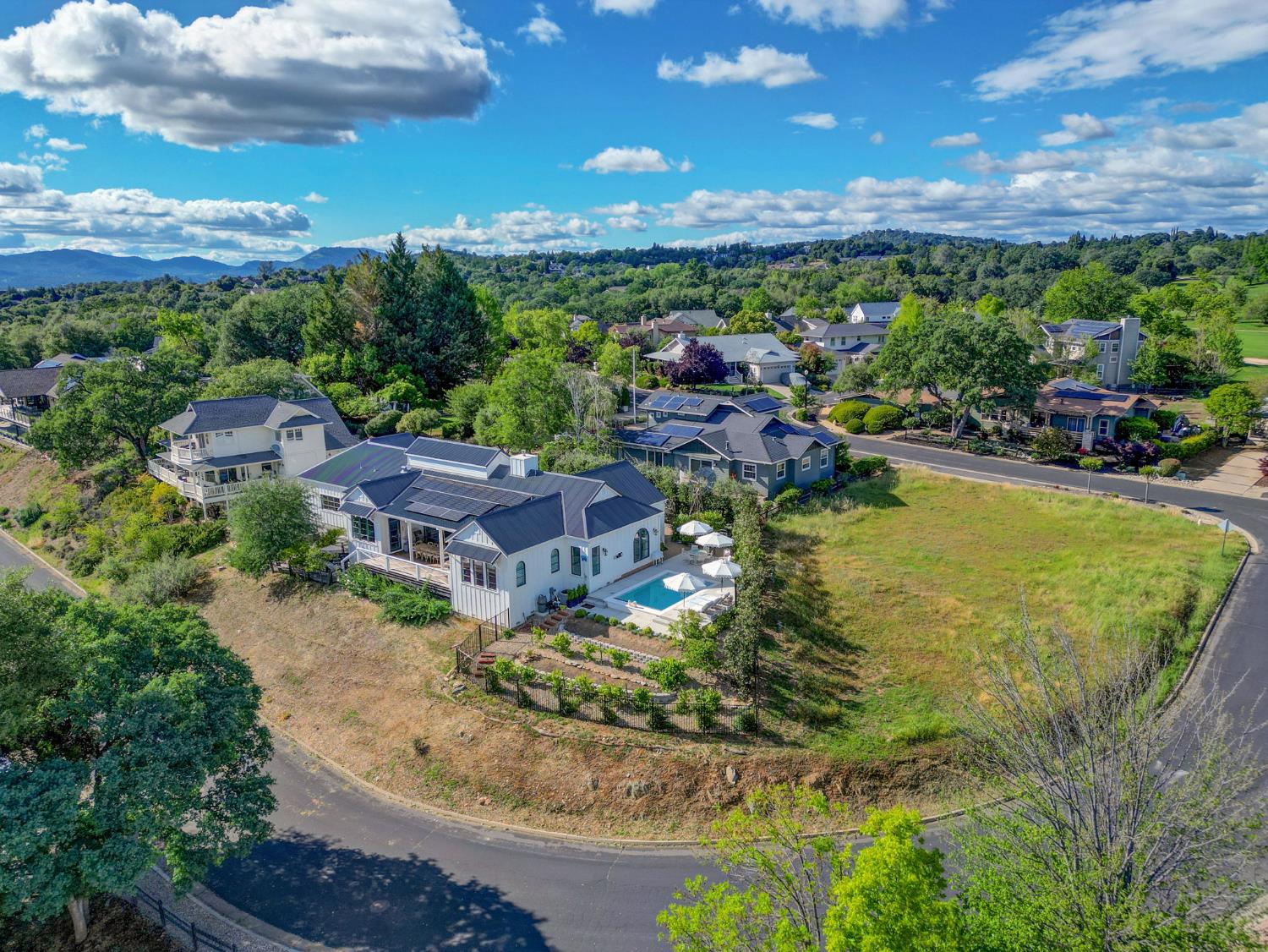 616 Selkirk Ranch
