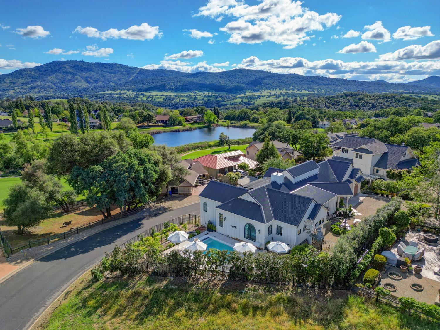 616 Selkirk Ranch