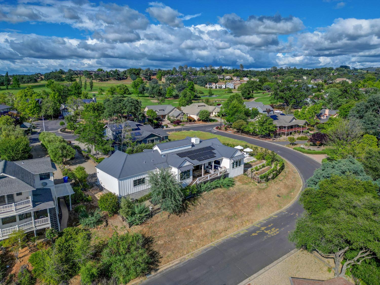 616 Selkirk Ranch