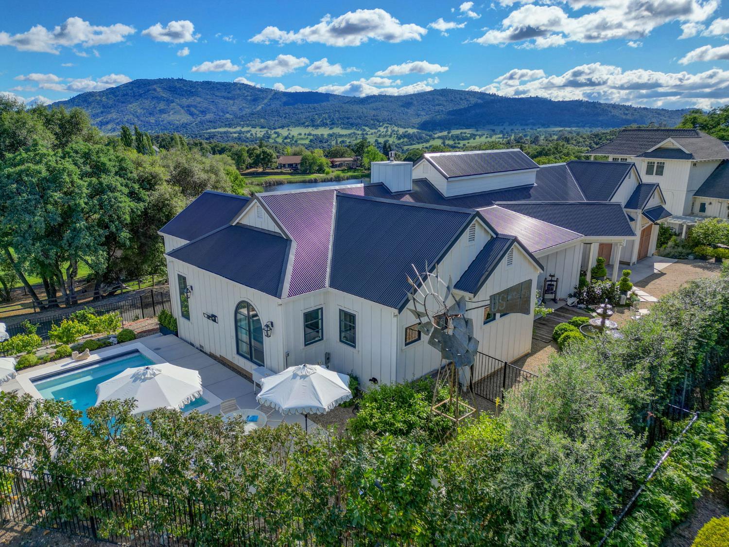 616 Selkirk Ranch