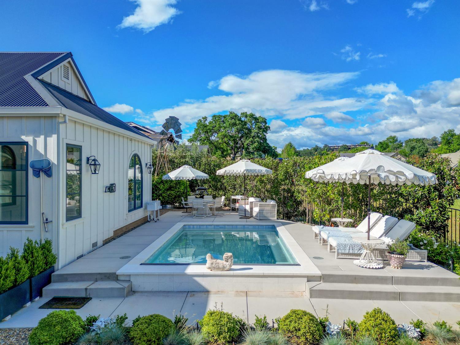 616 Selkirk Ranch