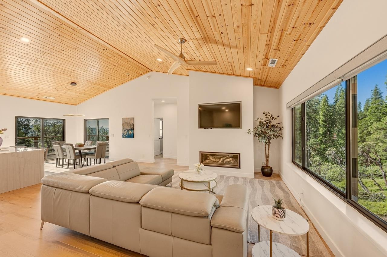 3321 Menominee Court