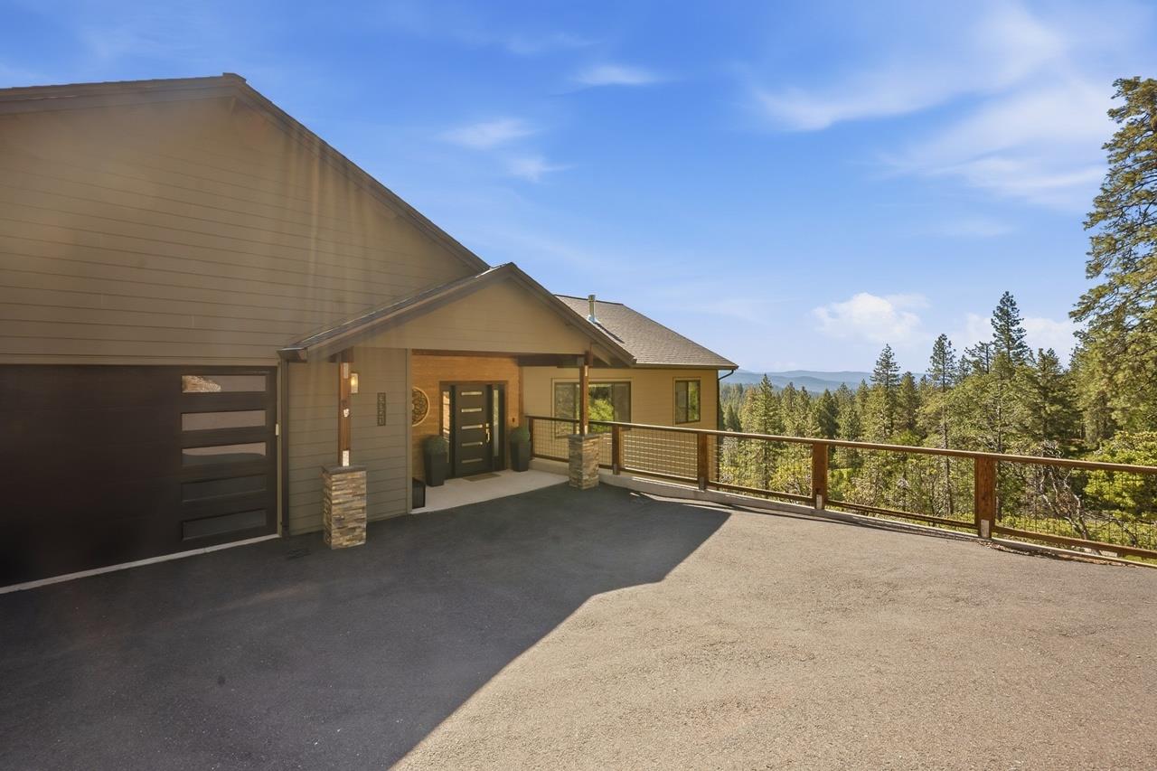 3321 Menominee Court