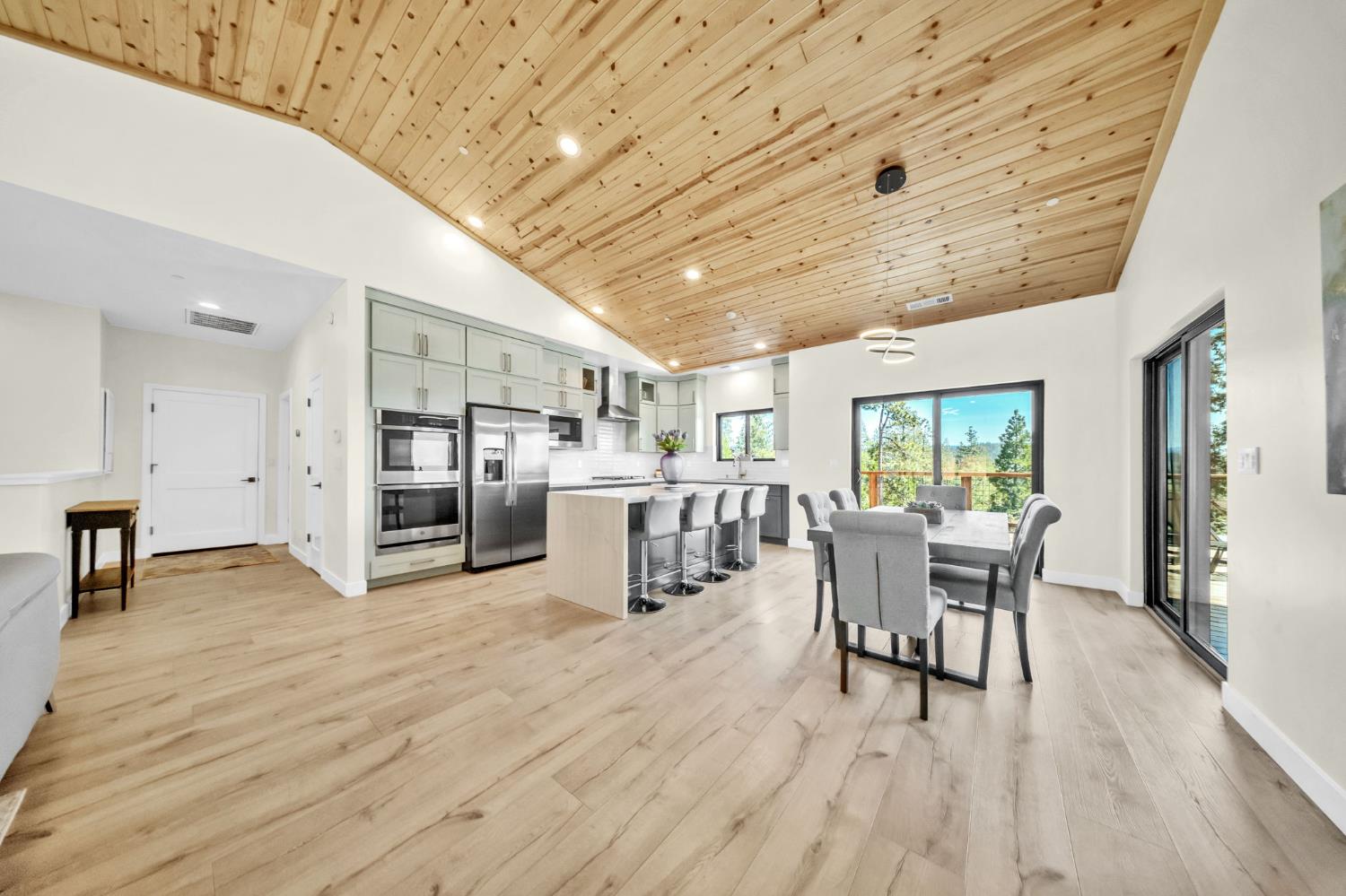 3321 Menominee Court