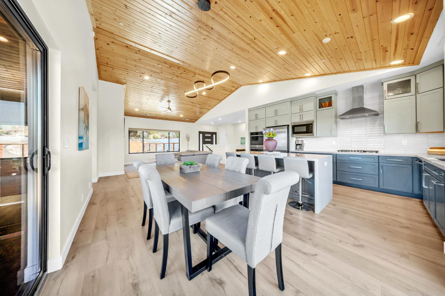 3321 Menominee Court