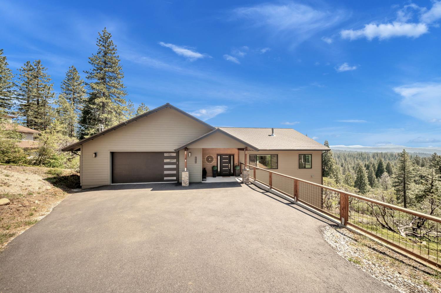 3321 Menominee Court