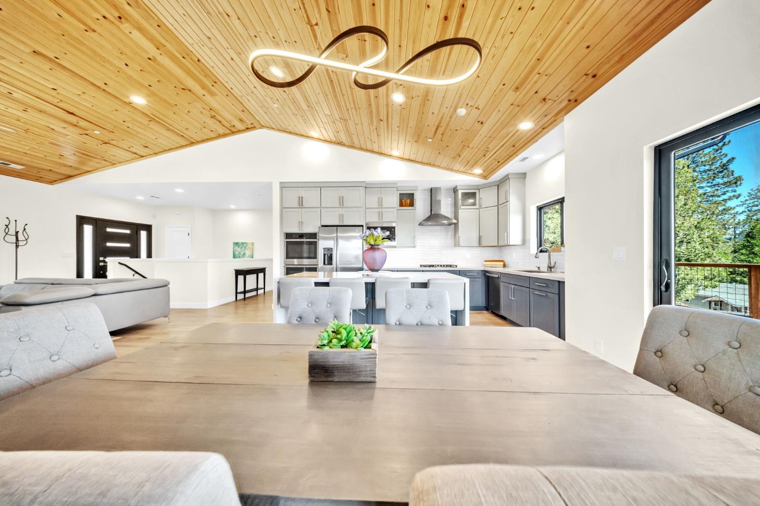 3321 Menominee Court