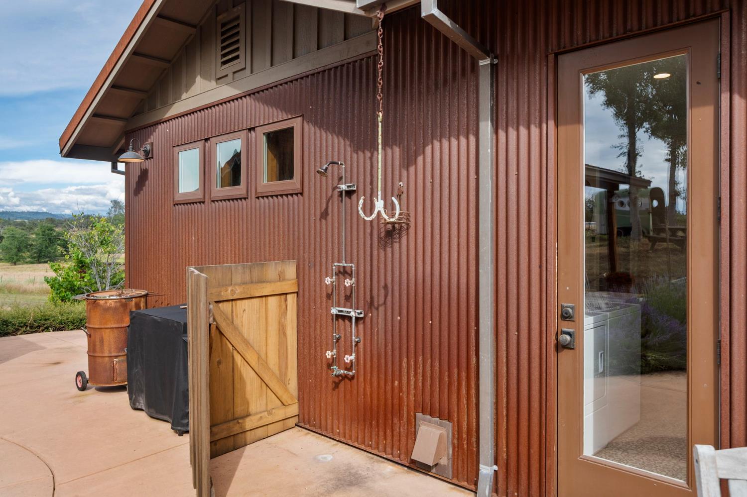 1416 Lakeside Drive