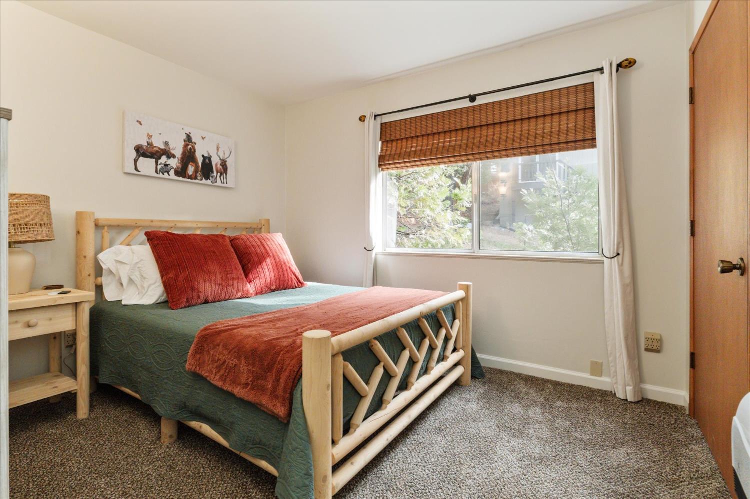 1425 Topanga Lane