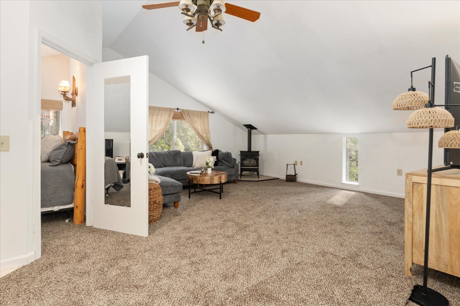 1425 Topanga Lane