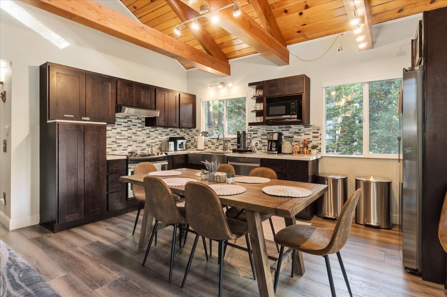 1425 Topanga Lane