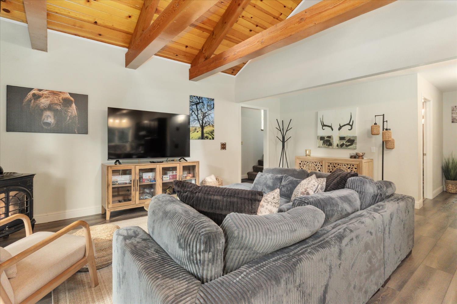 1425 Topanga Lane