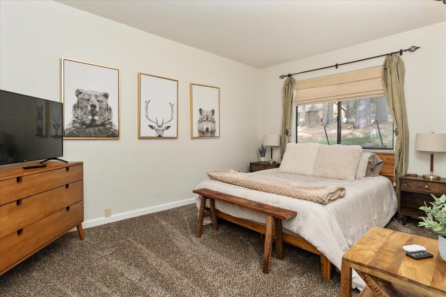 1425 Topanga Lane