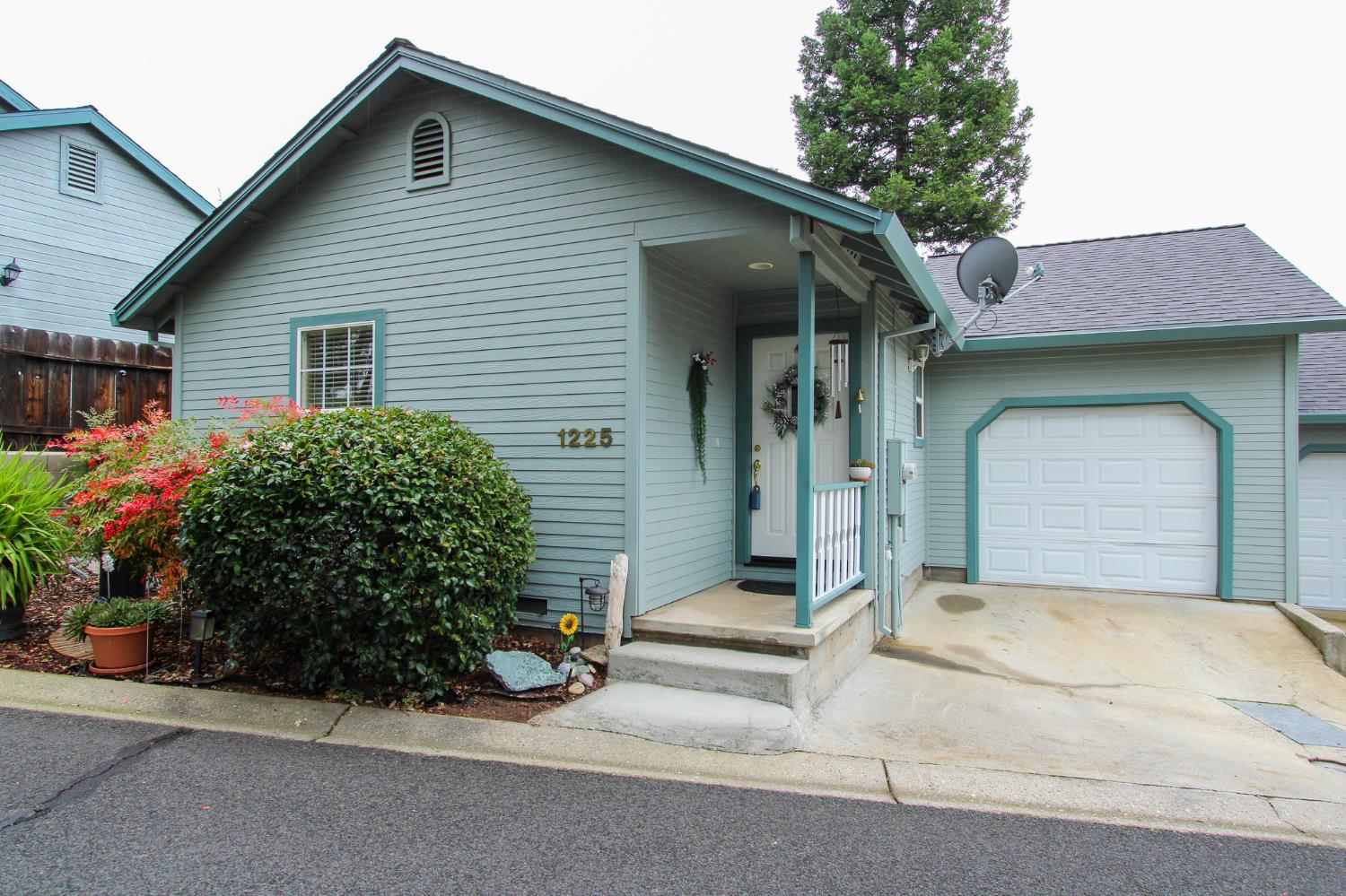 1225 Annalee Drive