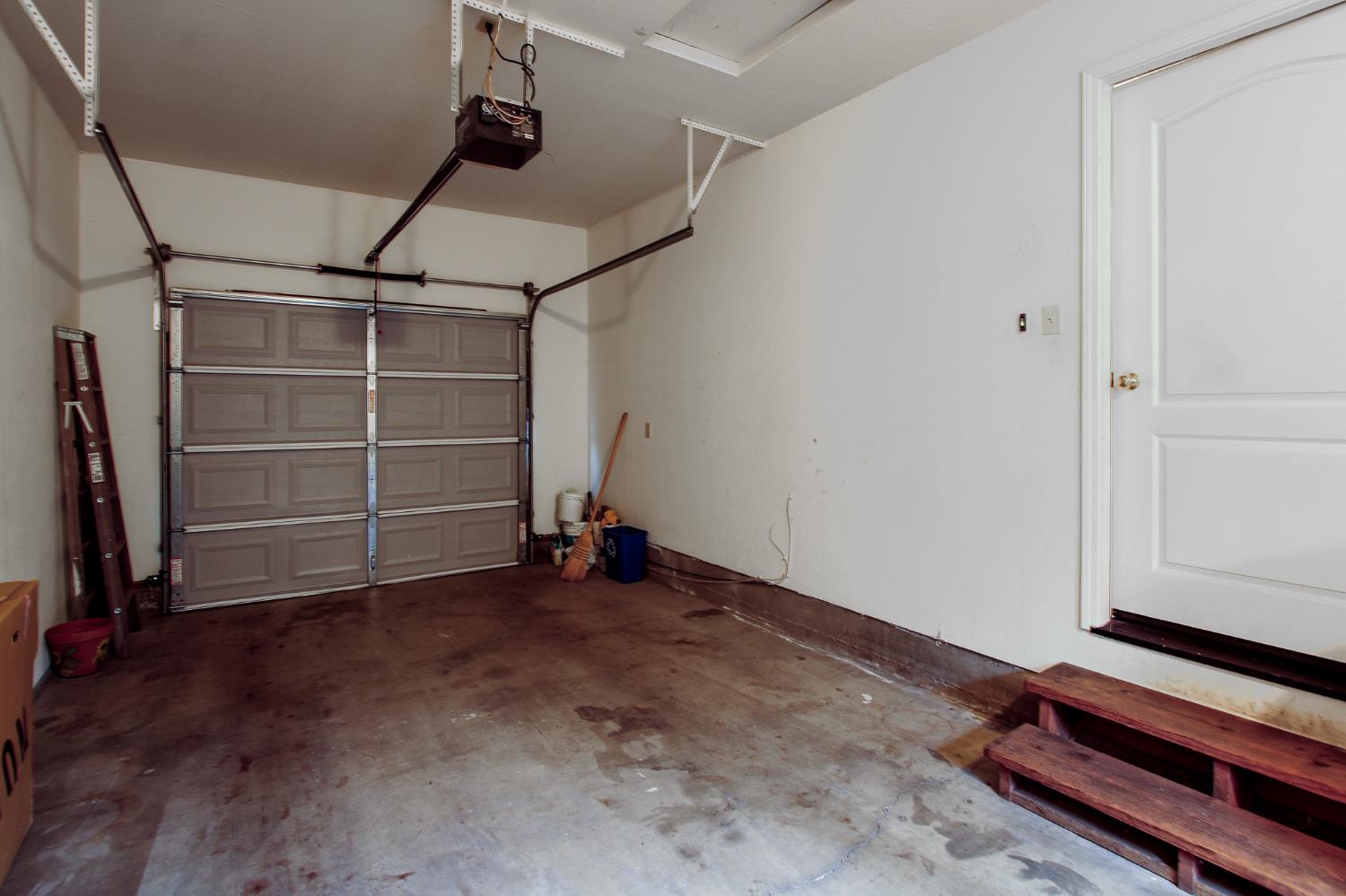 1225 Annalee Drive