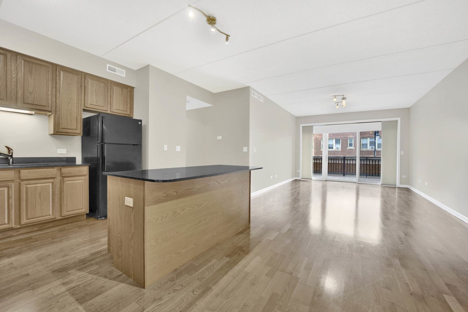 5036 W PENSACOLA Avenue Unit: 203