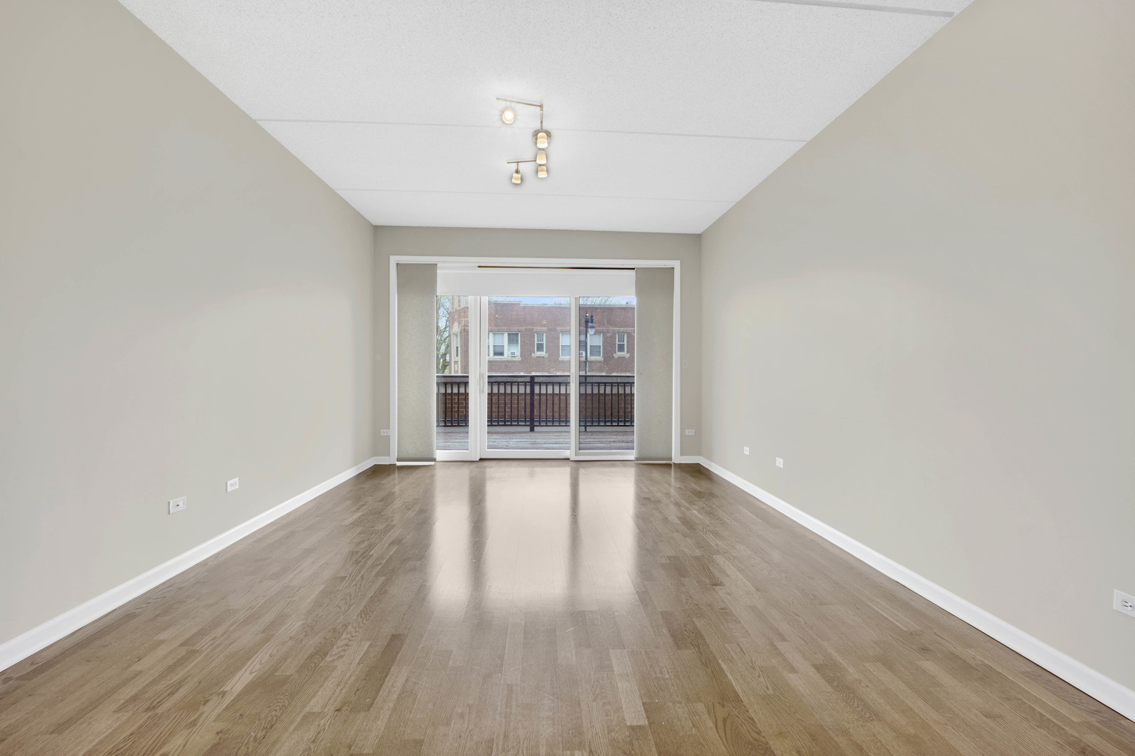 5036 W PENSACOLA Avenue Unit: 203