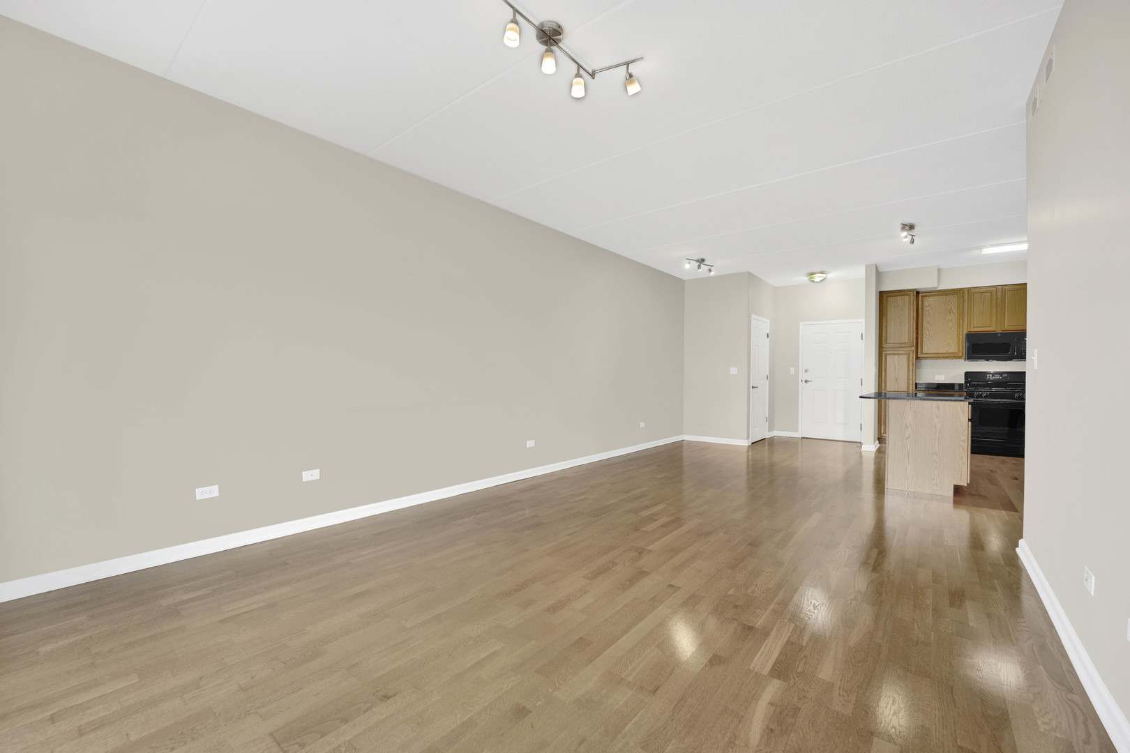 5036 W PENSACOLA Avenue Unit: 203