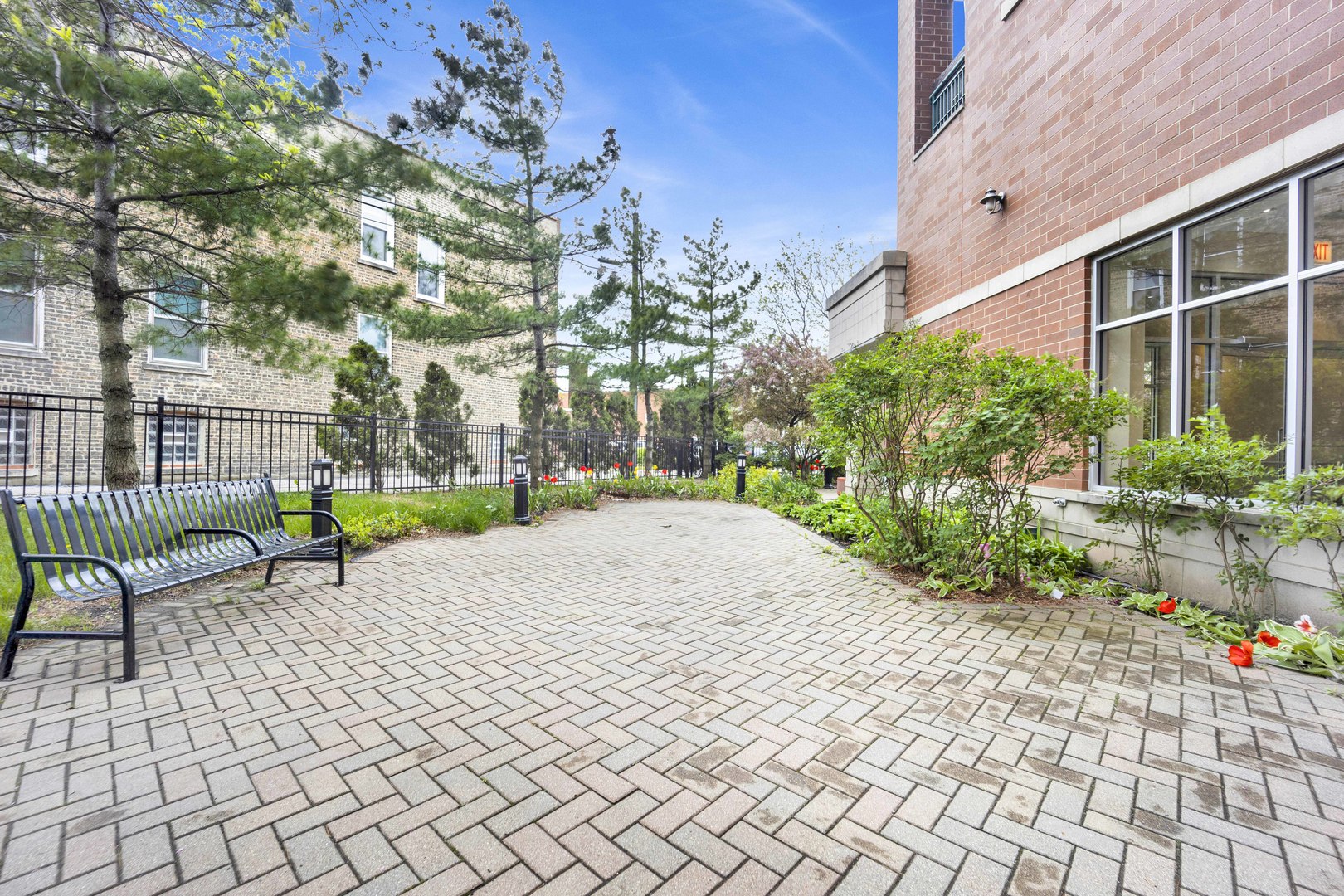 5036 W PENSACOLA Avenue Unit: 203