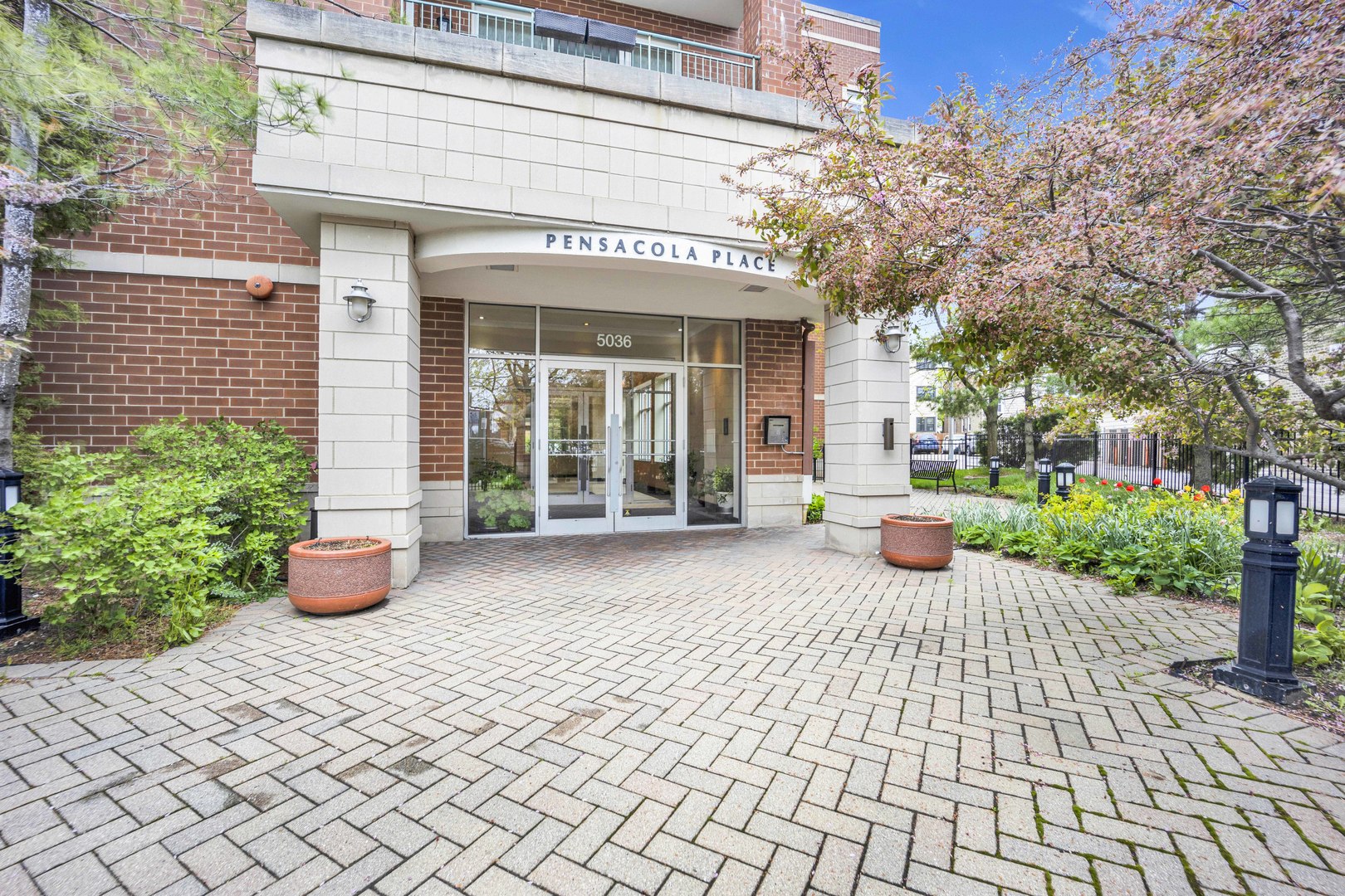 5036 W PENSACOLA Avenue Unit: 203