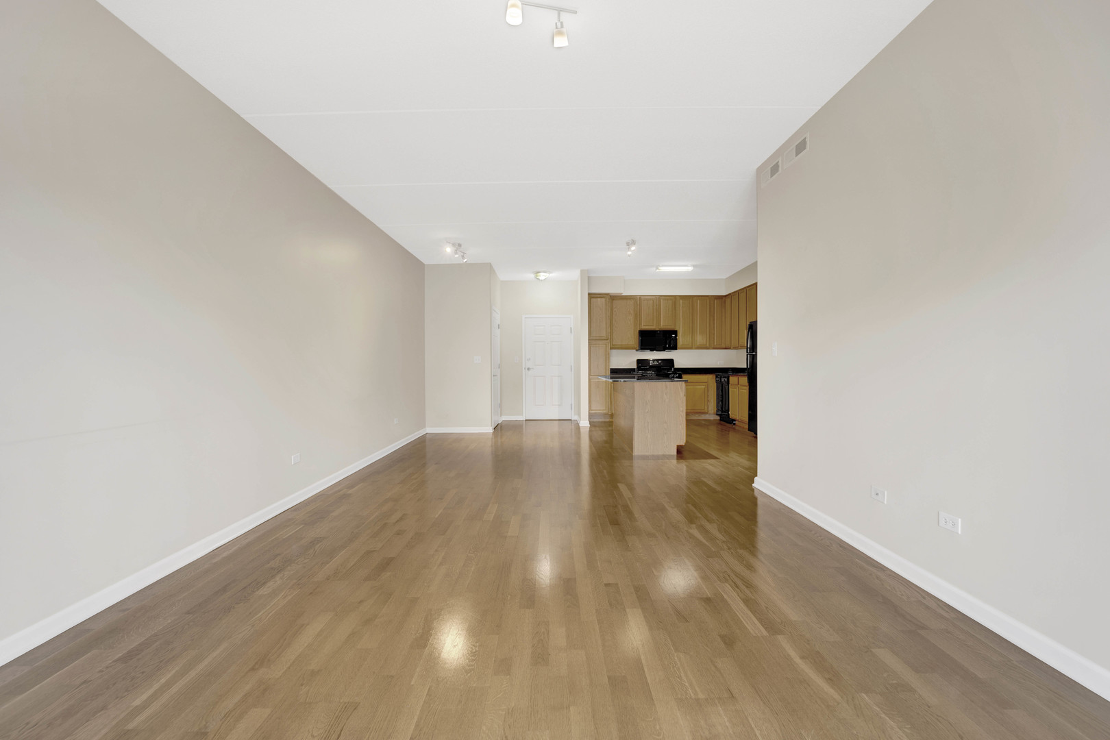 5036 W PENSACOLA Avenue Unit: 203