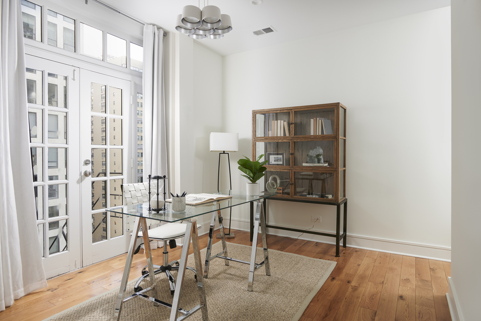 257 E Delaware Place Unit: 10AB