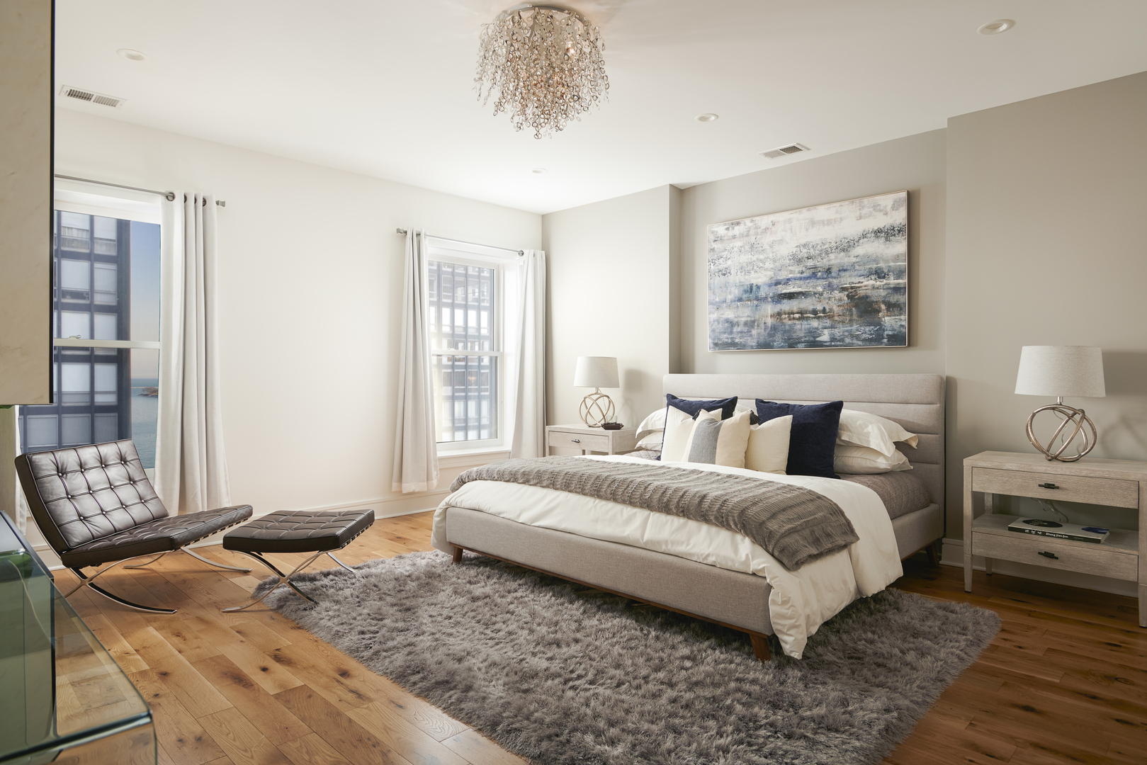 257 E Delaware Place Unit: 10AB