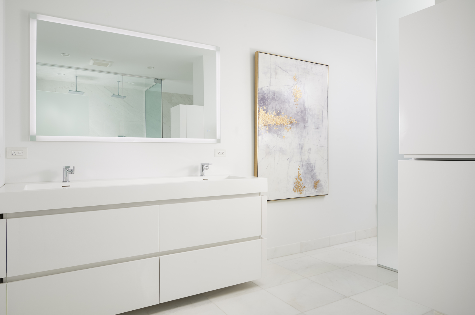 257 E Delaware Place Unit: 10AB