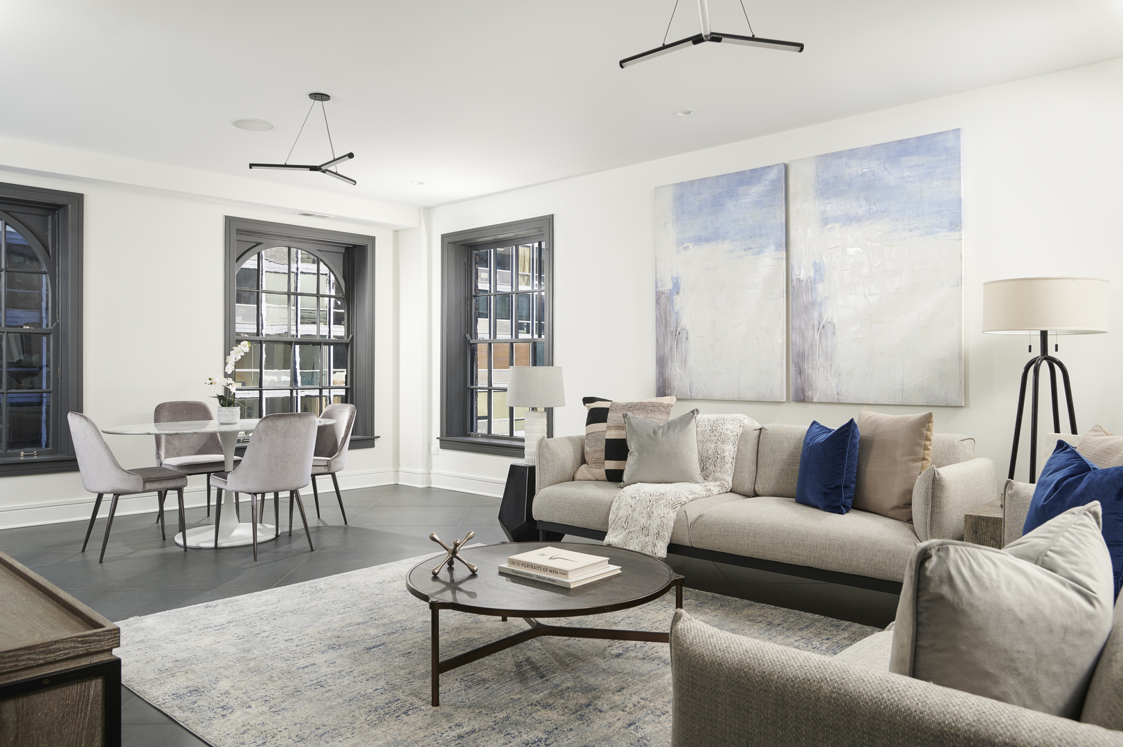 257 E Delaware Place Unit: 10AB