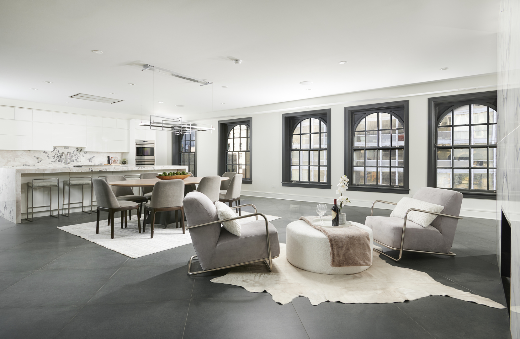257 E Delaware Place Unit: 10AB