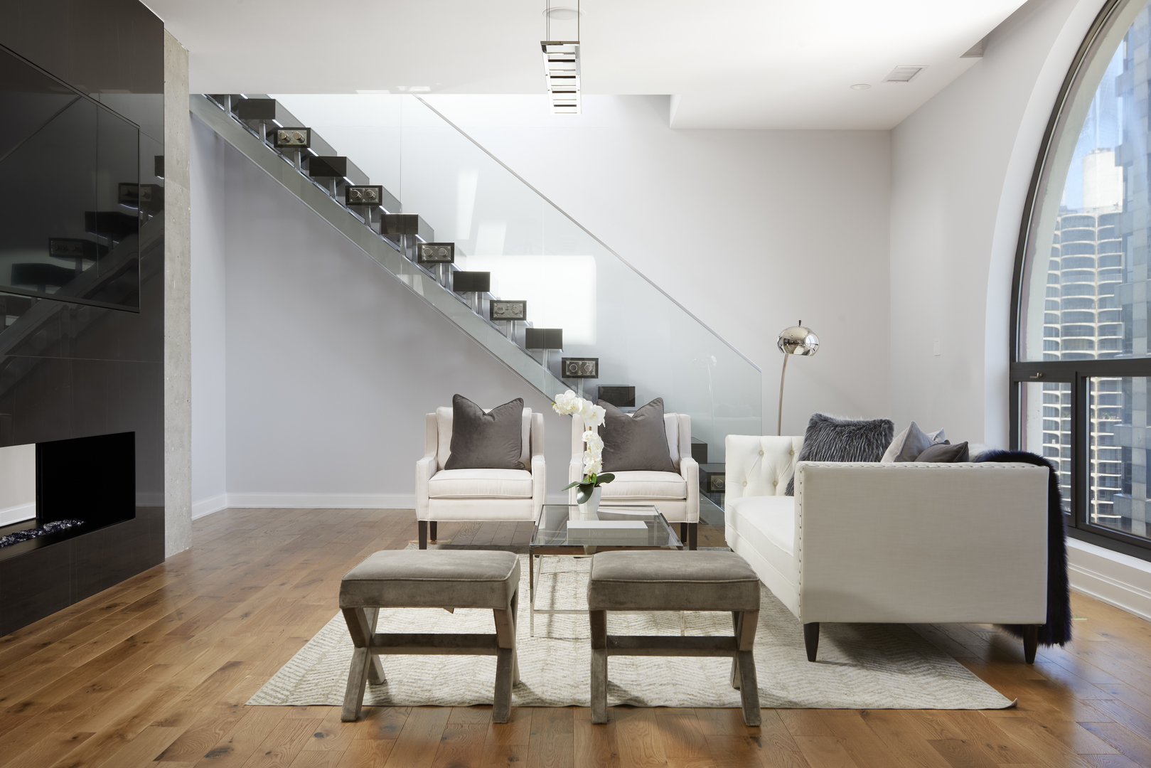 200 N Dearborn Street Unit: 4700